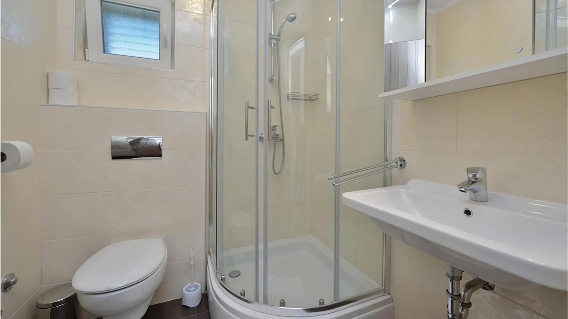 2 Bedroom Gorgeous Apartment In Privlaka Nin